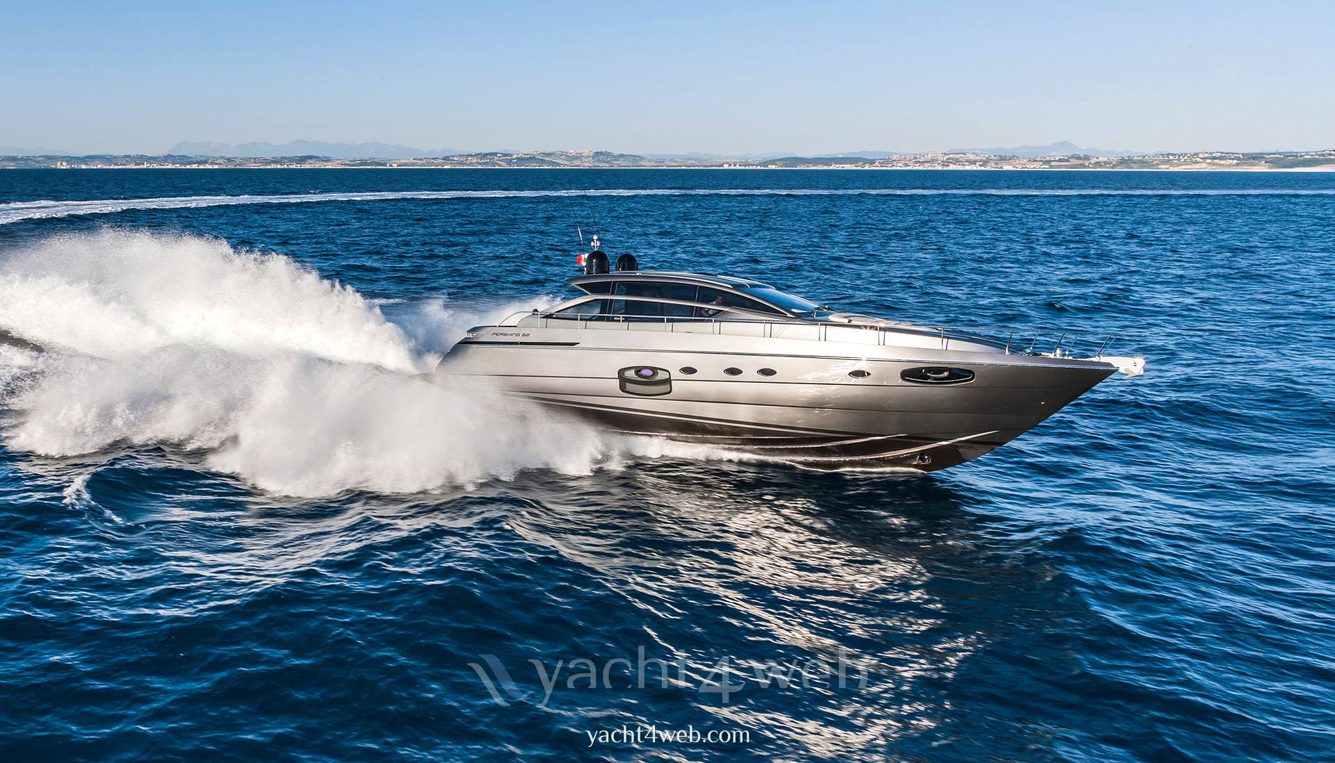 Pershing 62 