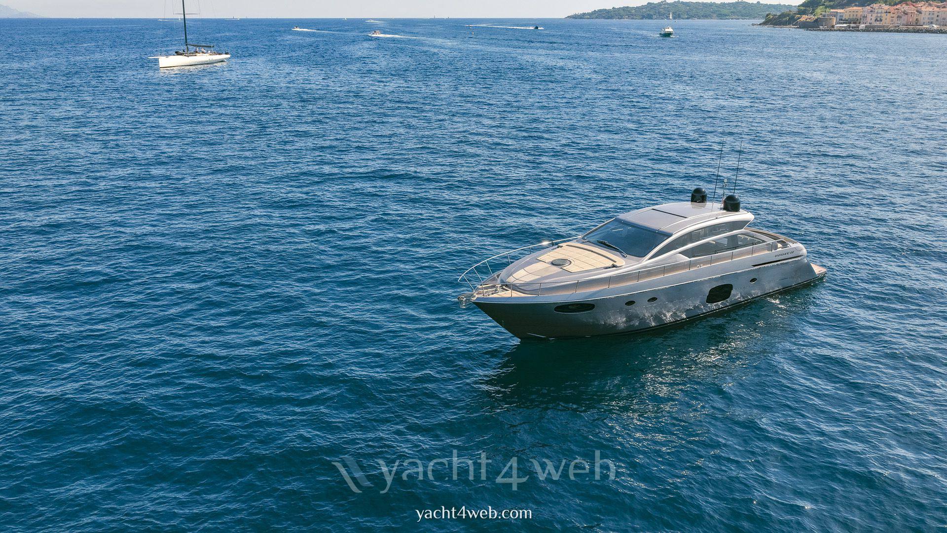 Pershing 62 Yate a motor usado