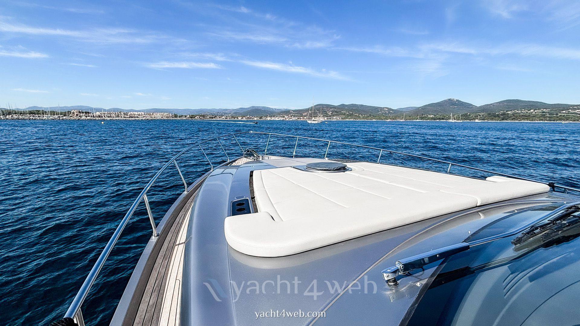 Pershing 62 0