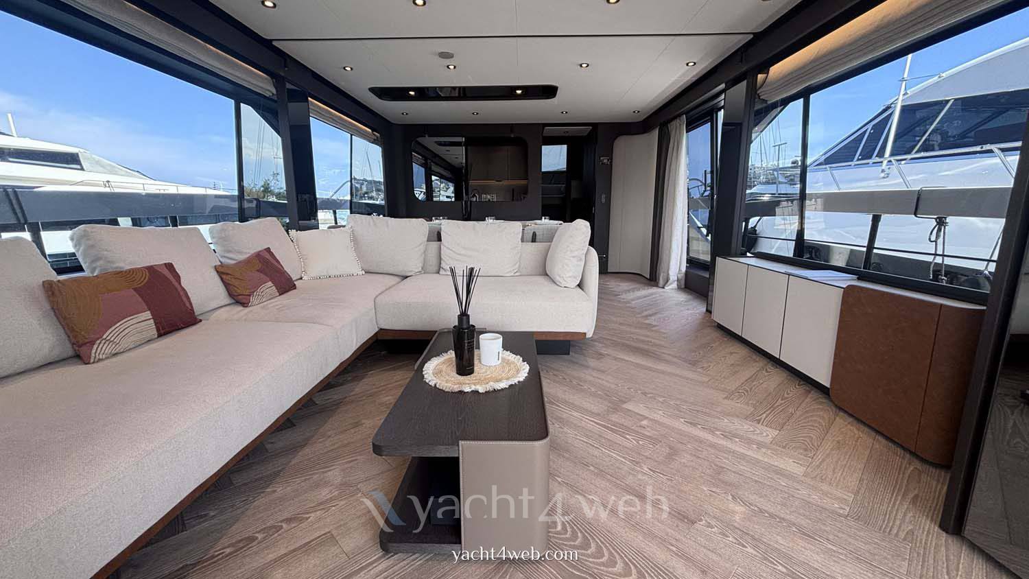 Ferretti yachts 800 Motorboot