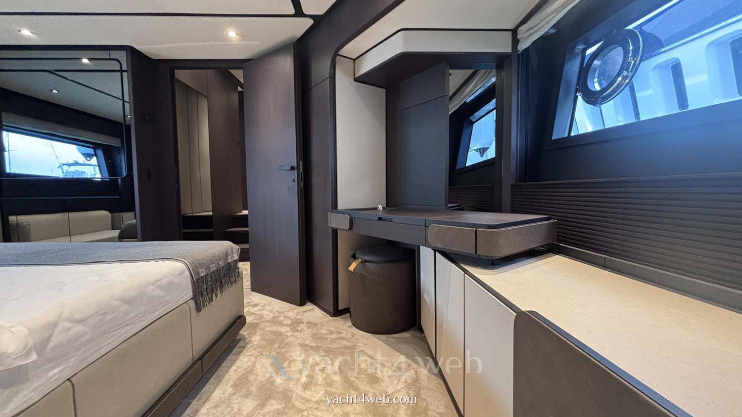 Ferretti yachts 800 Motoryacht
