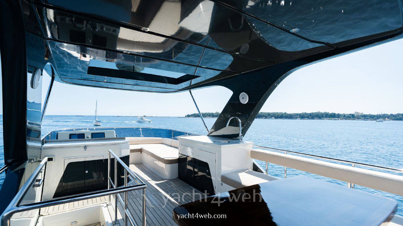 Faraday yachts Maxwell 64 Foto