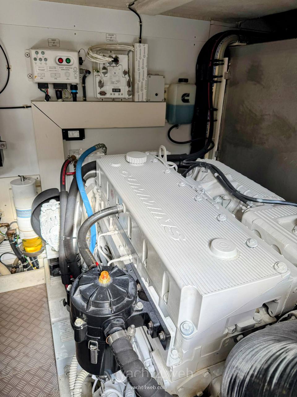 Ferretti yachts 550 