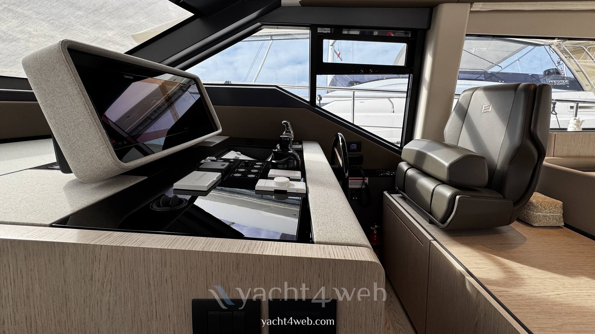 Ferretti yachts 580 صور