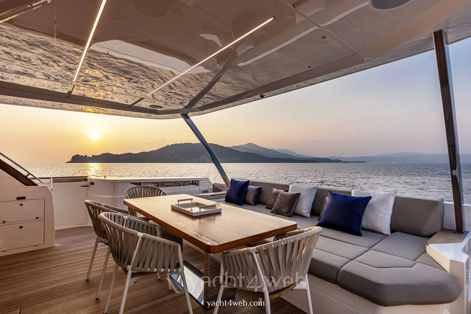 Ferretti yachts 920 Моторная лодка используется для продажи