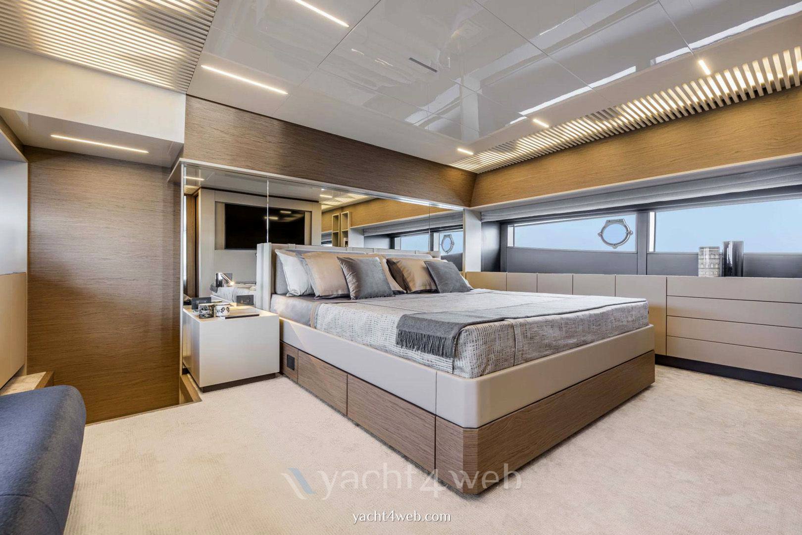 Ferretti yachts 920 используется