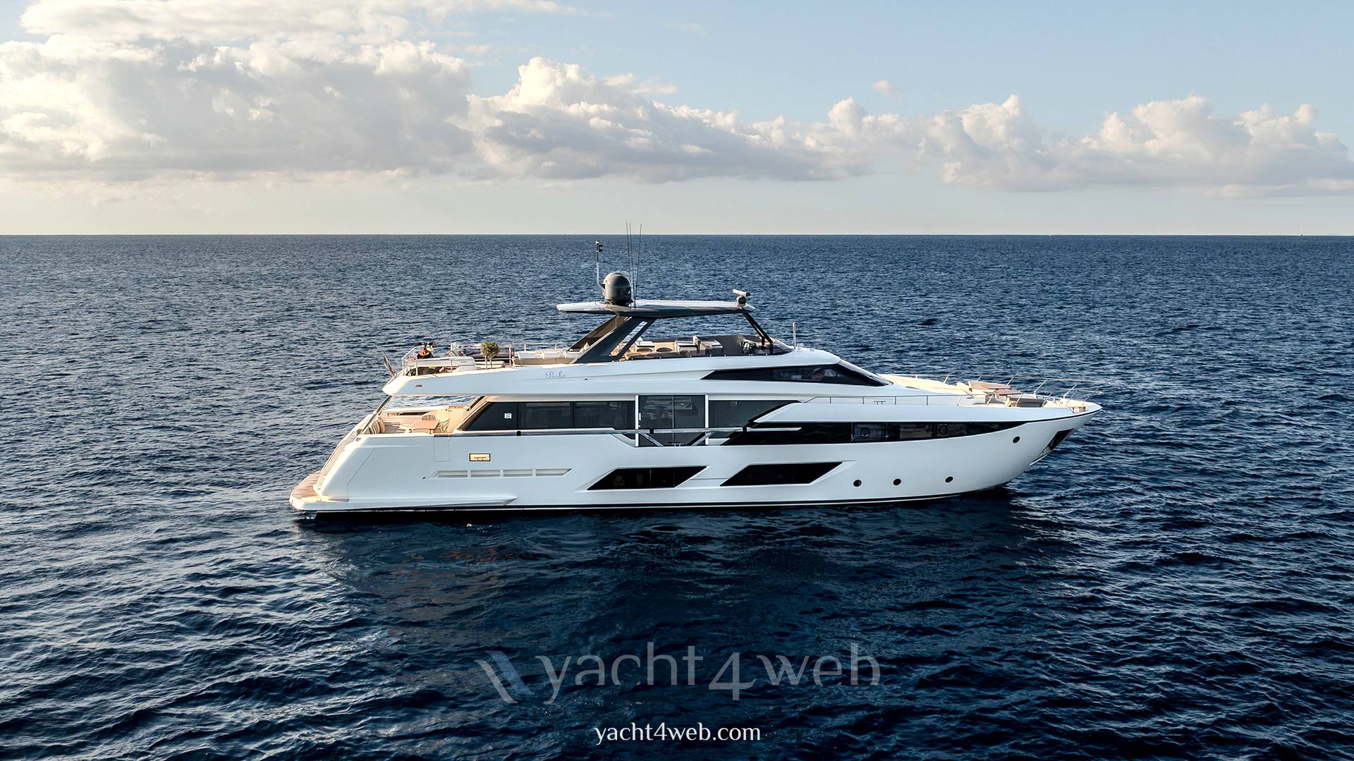 Ferretti yachts 920 piola 