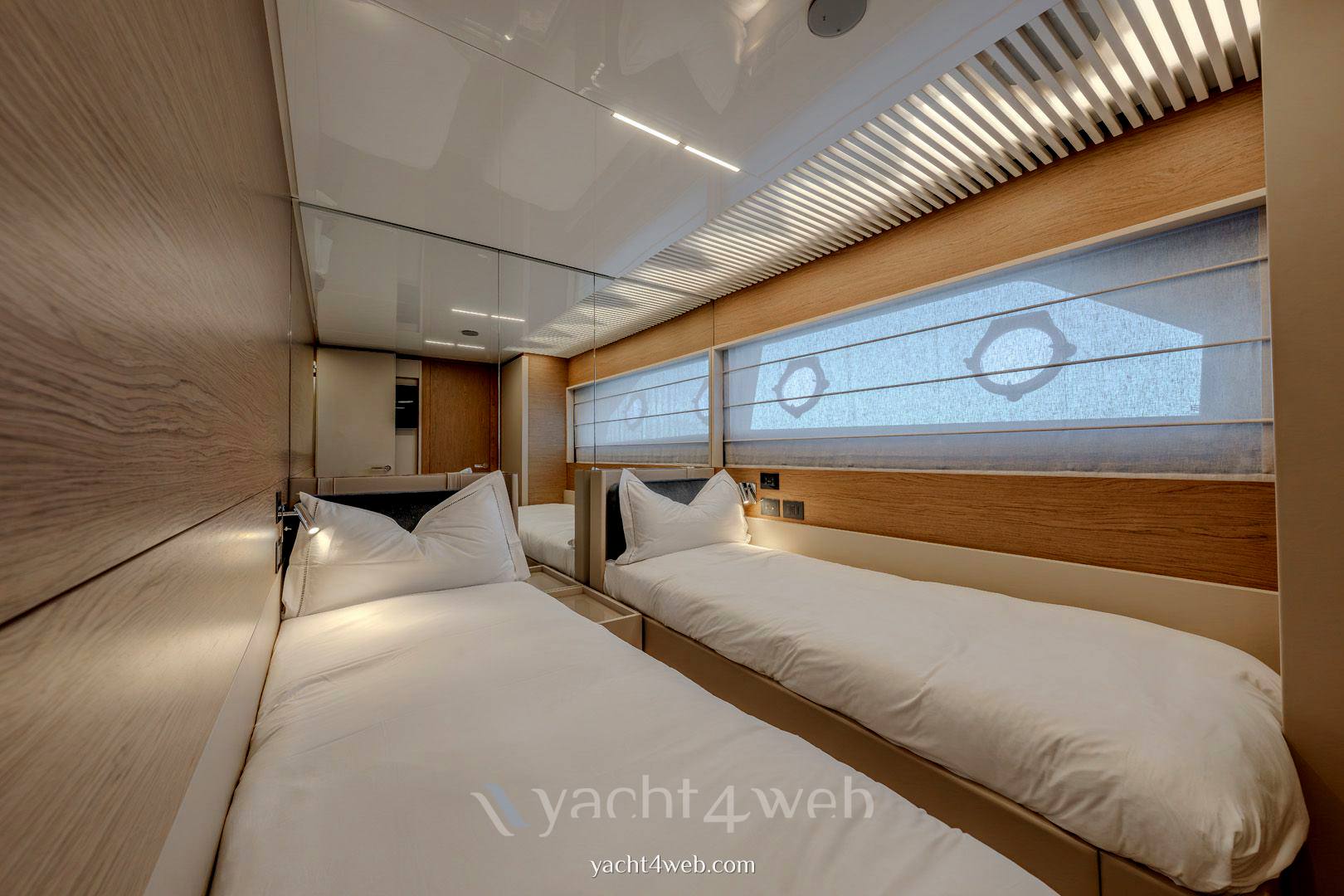 Ferretti yachts 920 piola 