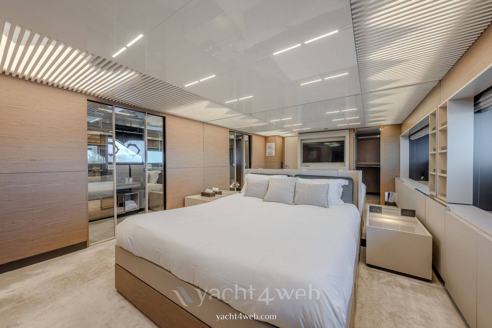 Ferretti yachts 920 piola 使用