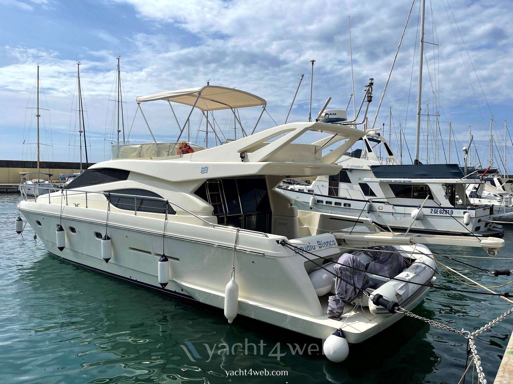 Ferretti yachts 53 