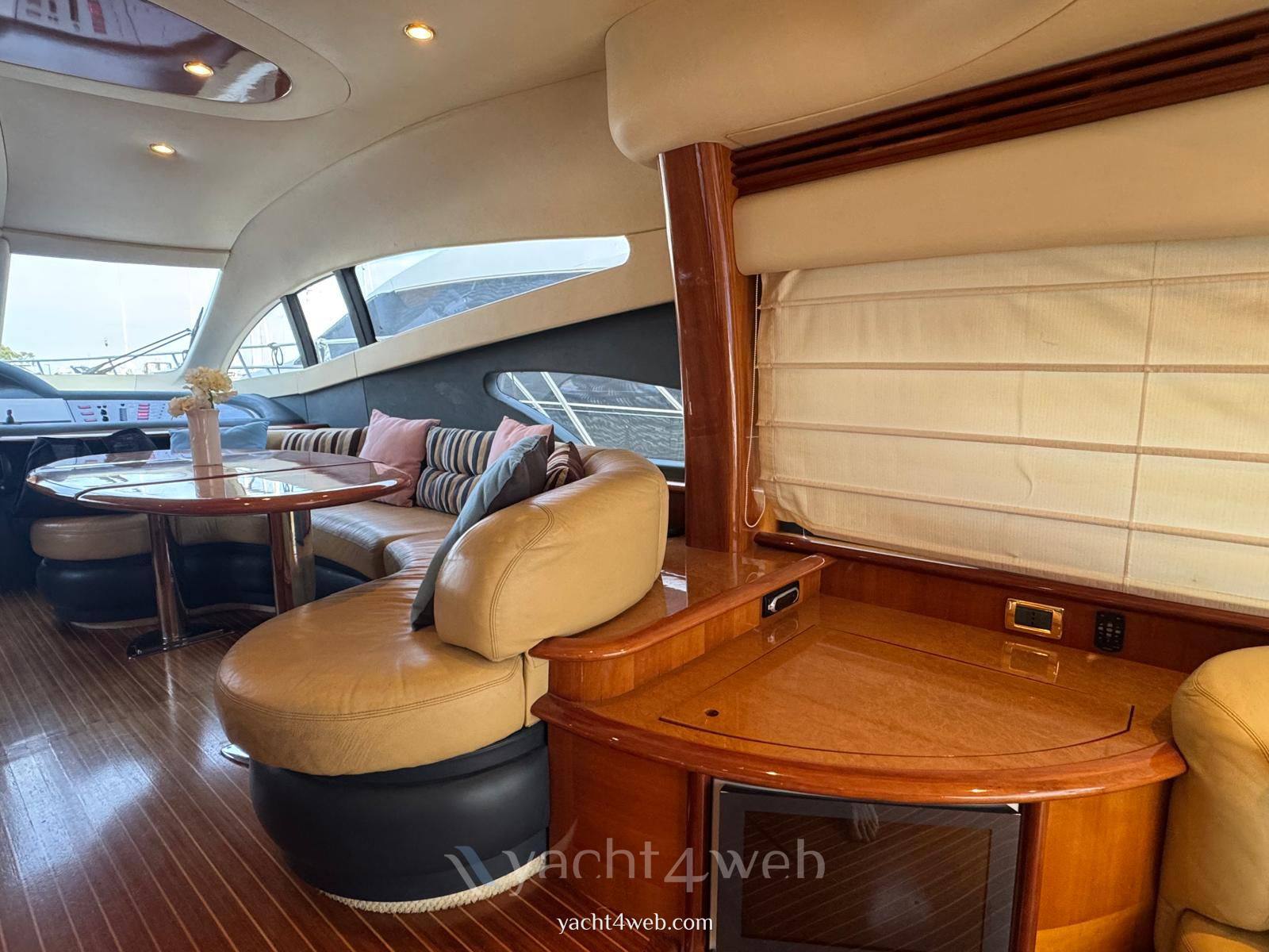 Azimut 62 fly