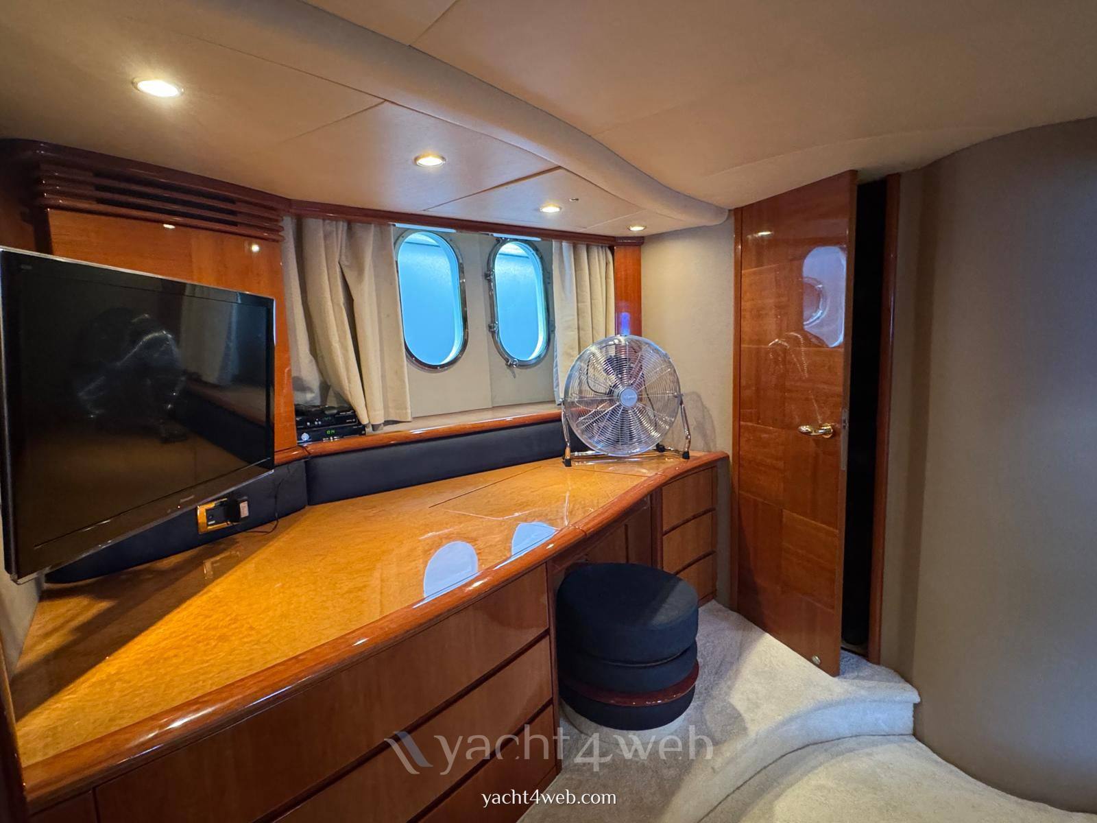Azimut 62 fly