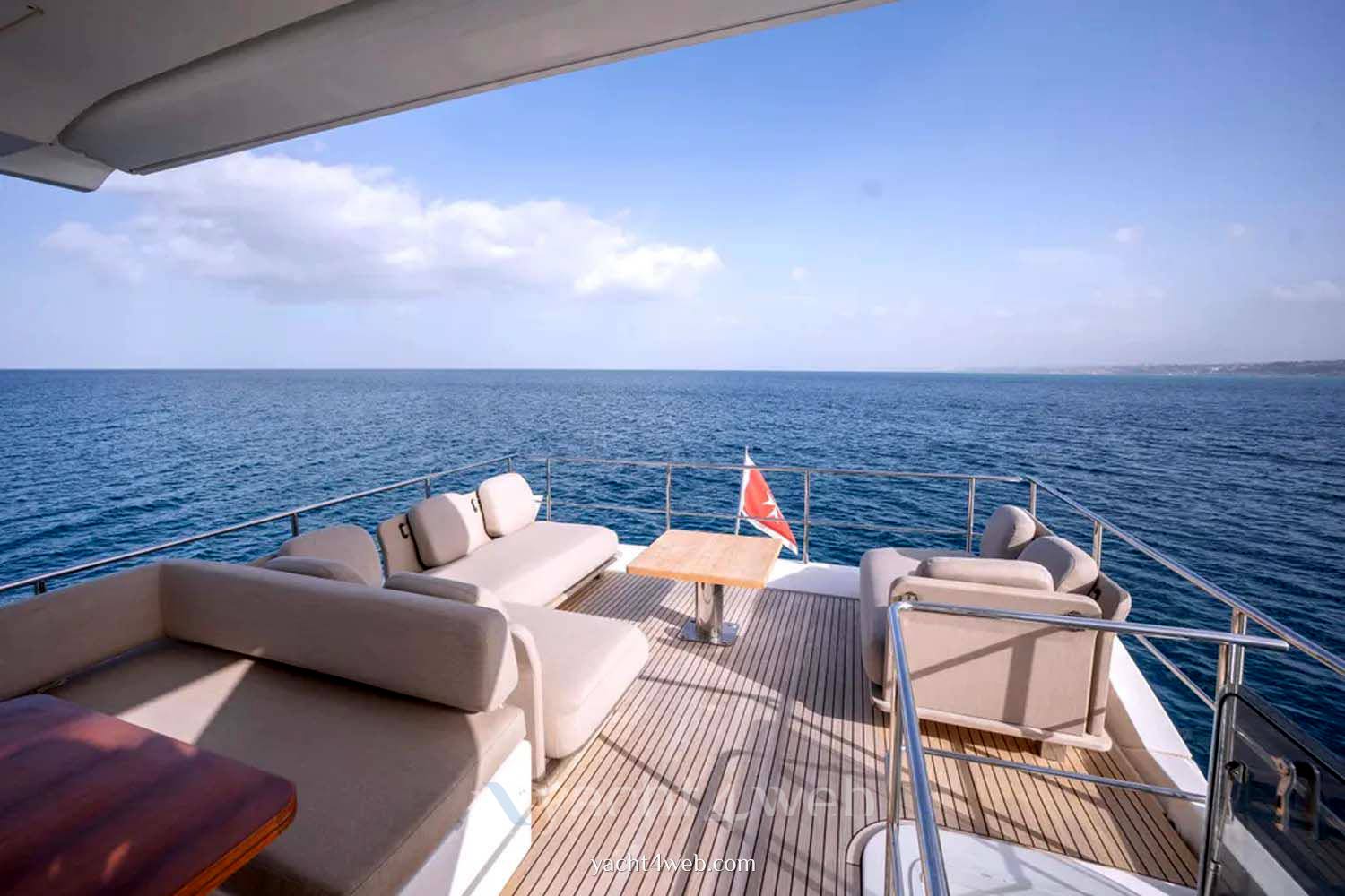 Azimut 66