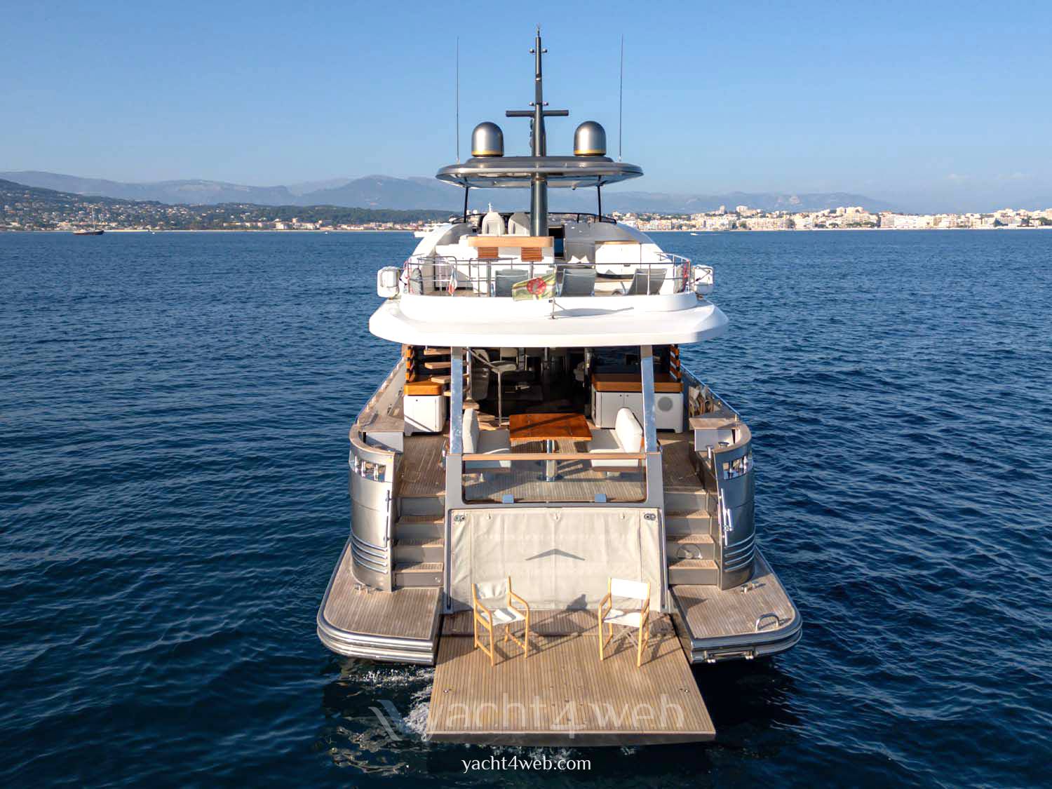 Azimut Magellano 25