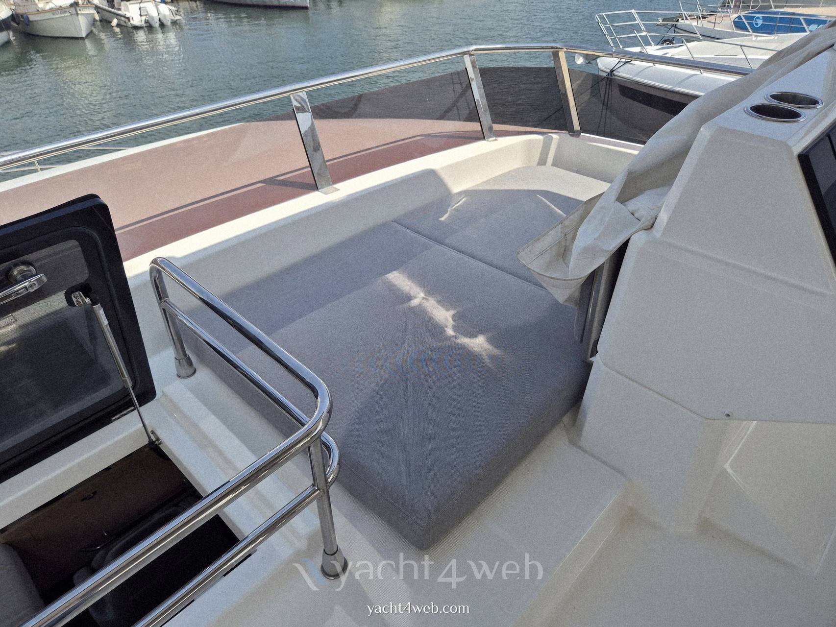 Beneteau Grand trawler 62