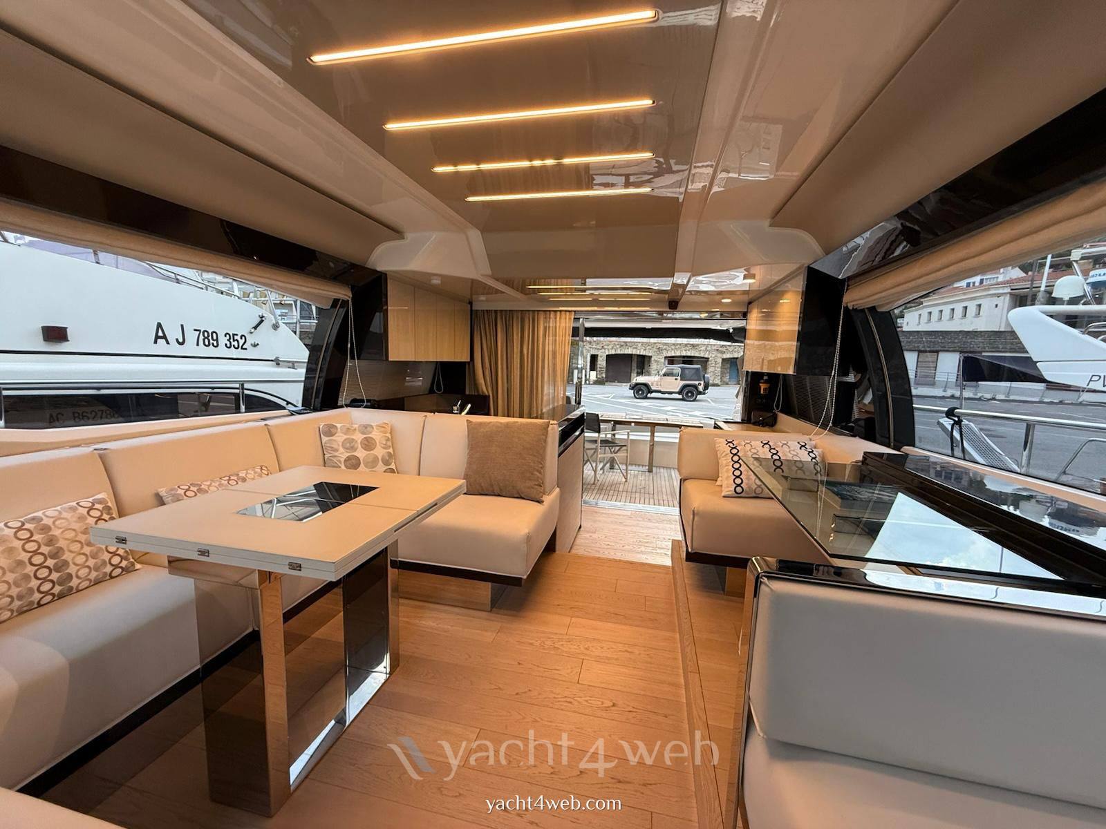 Ferretti yachts 550