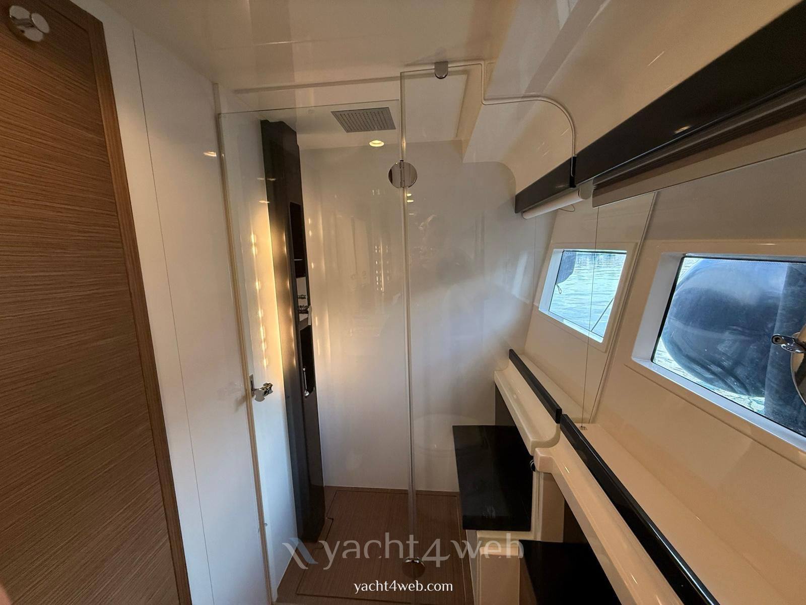 Ferretti yachts 550
