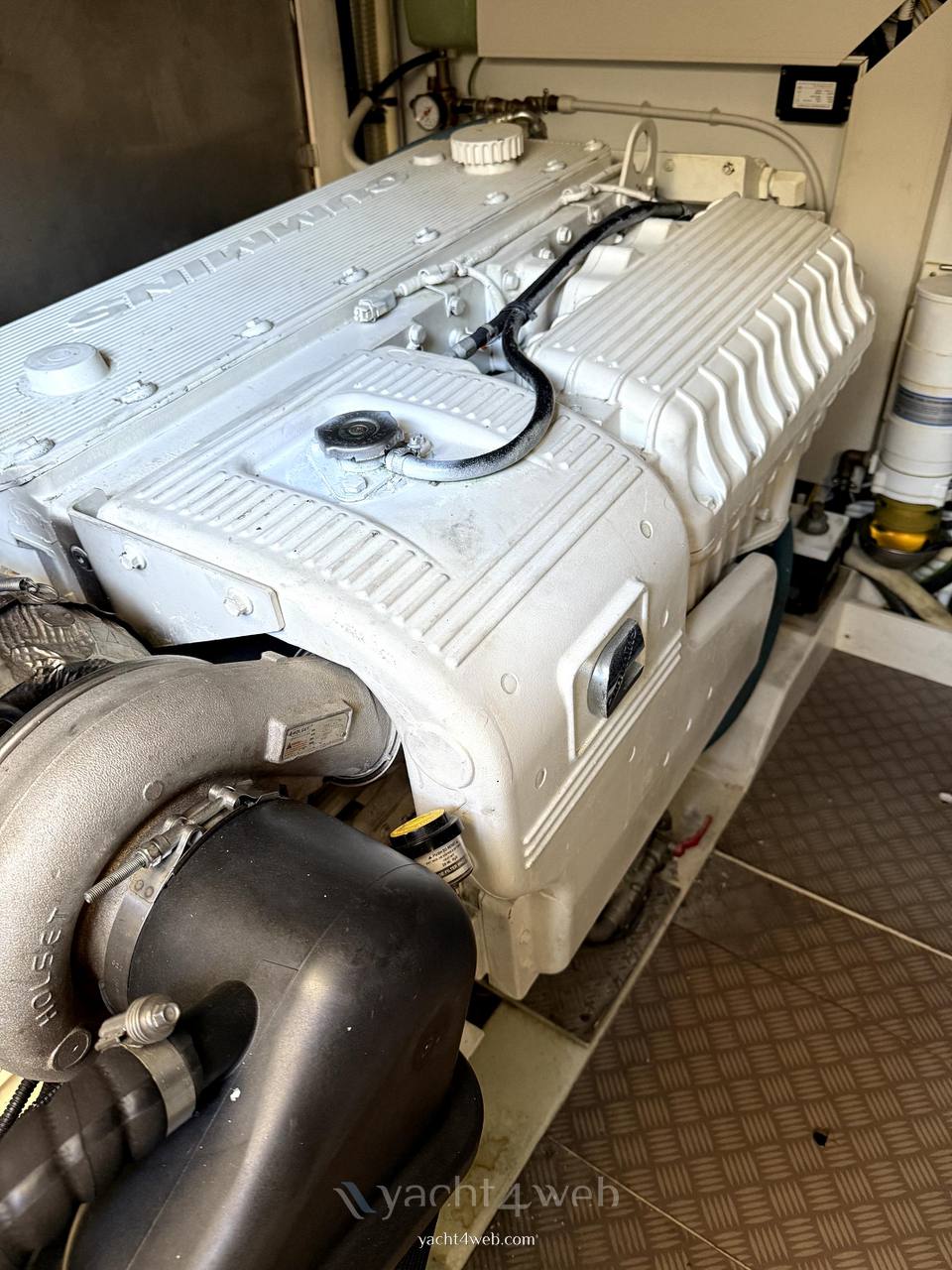 Ferretti yachts 550