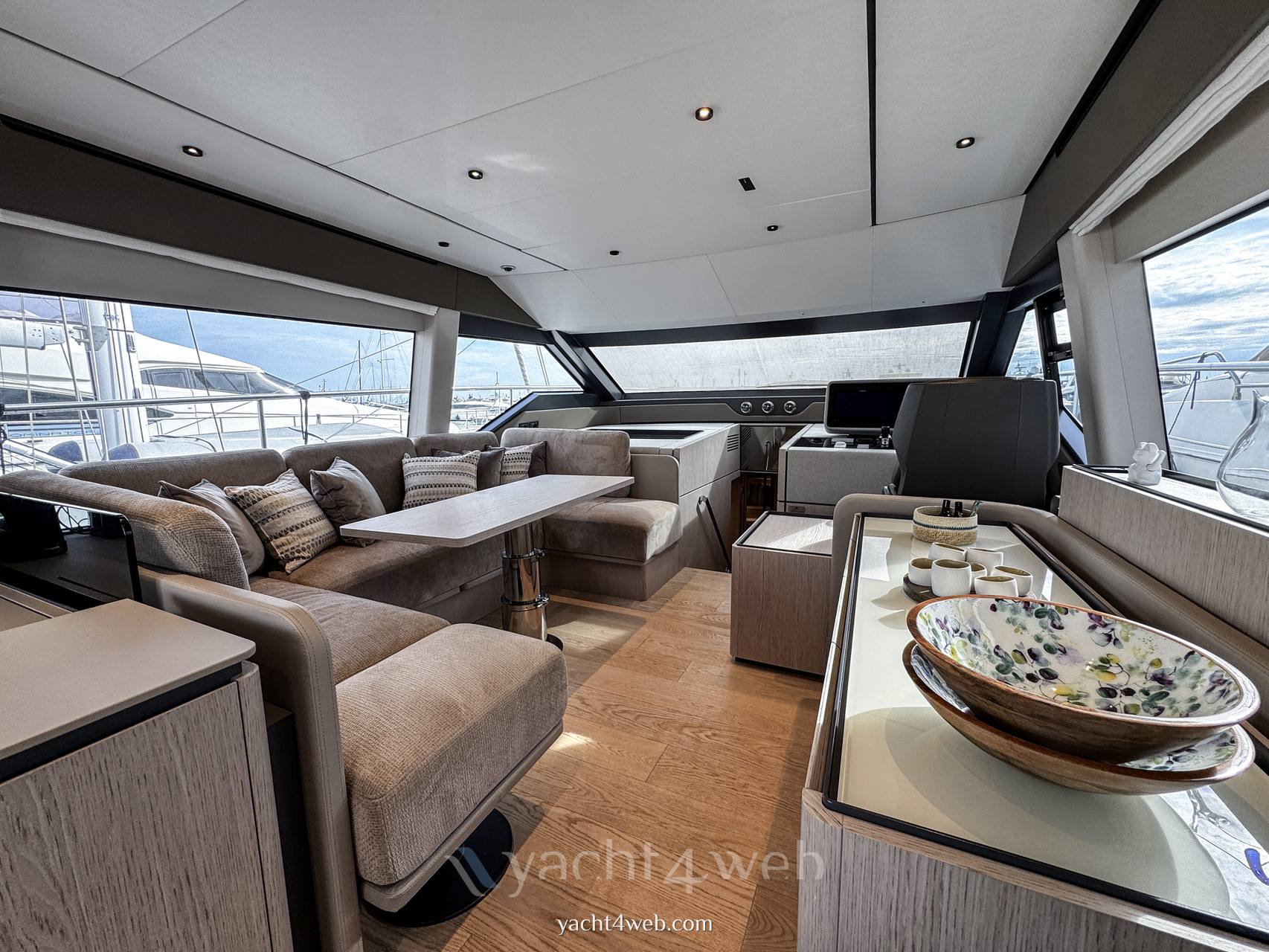 Ferretti yachts 580