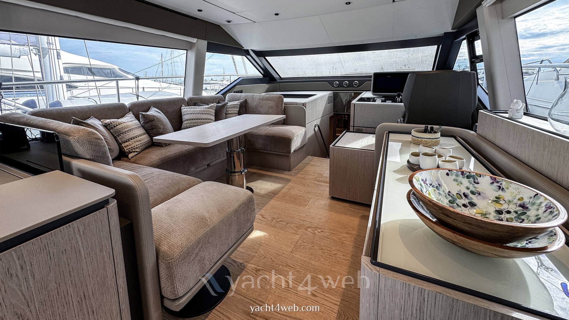 Ferretti yachts 580