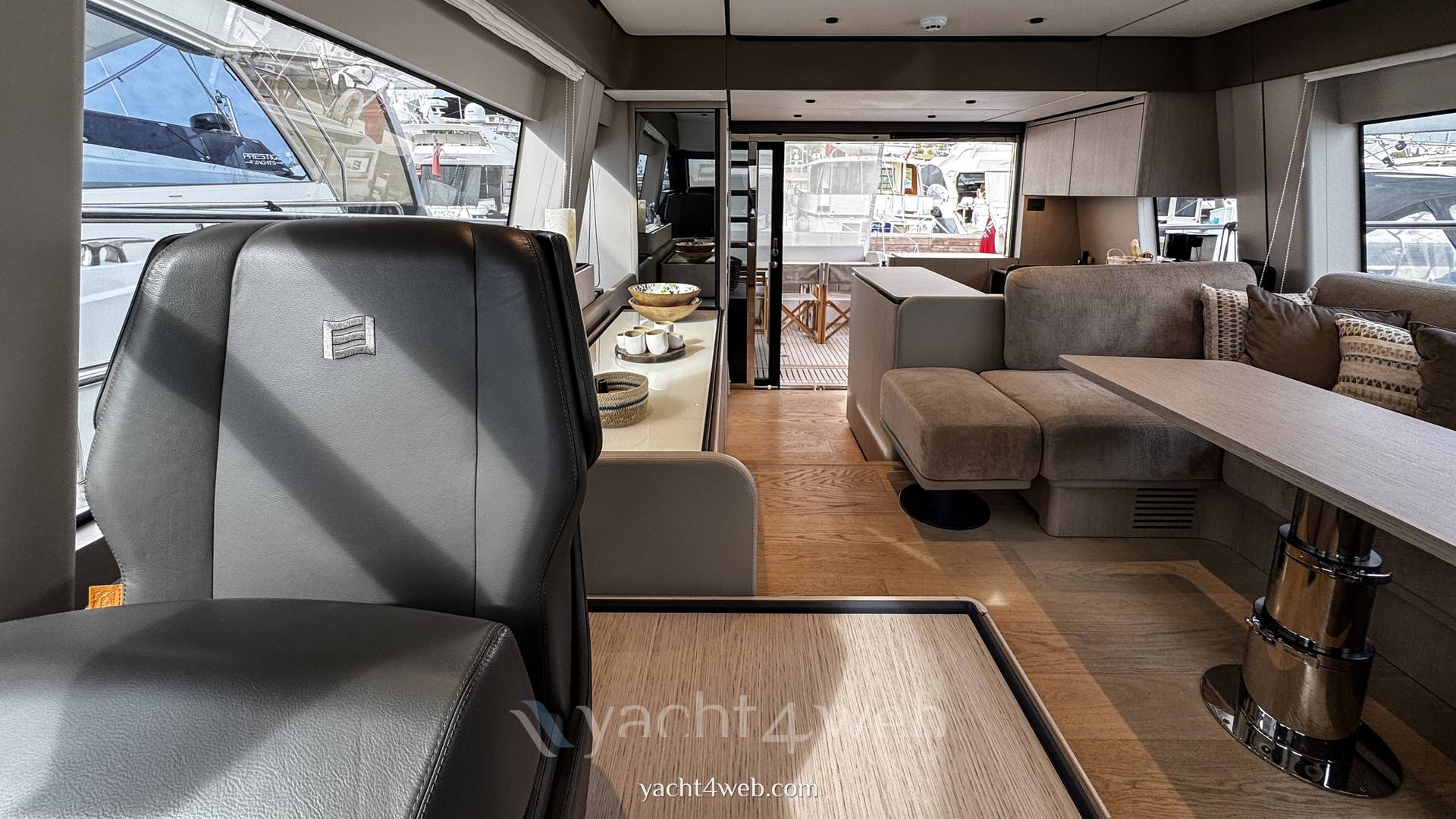 Ferretti yachts 580