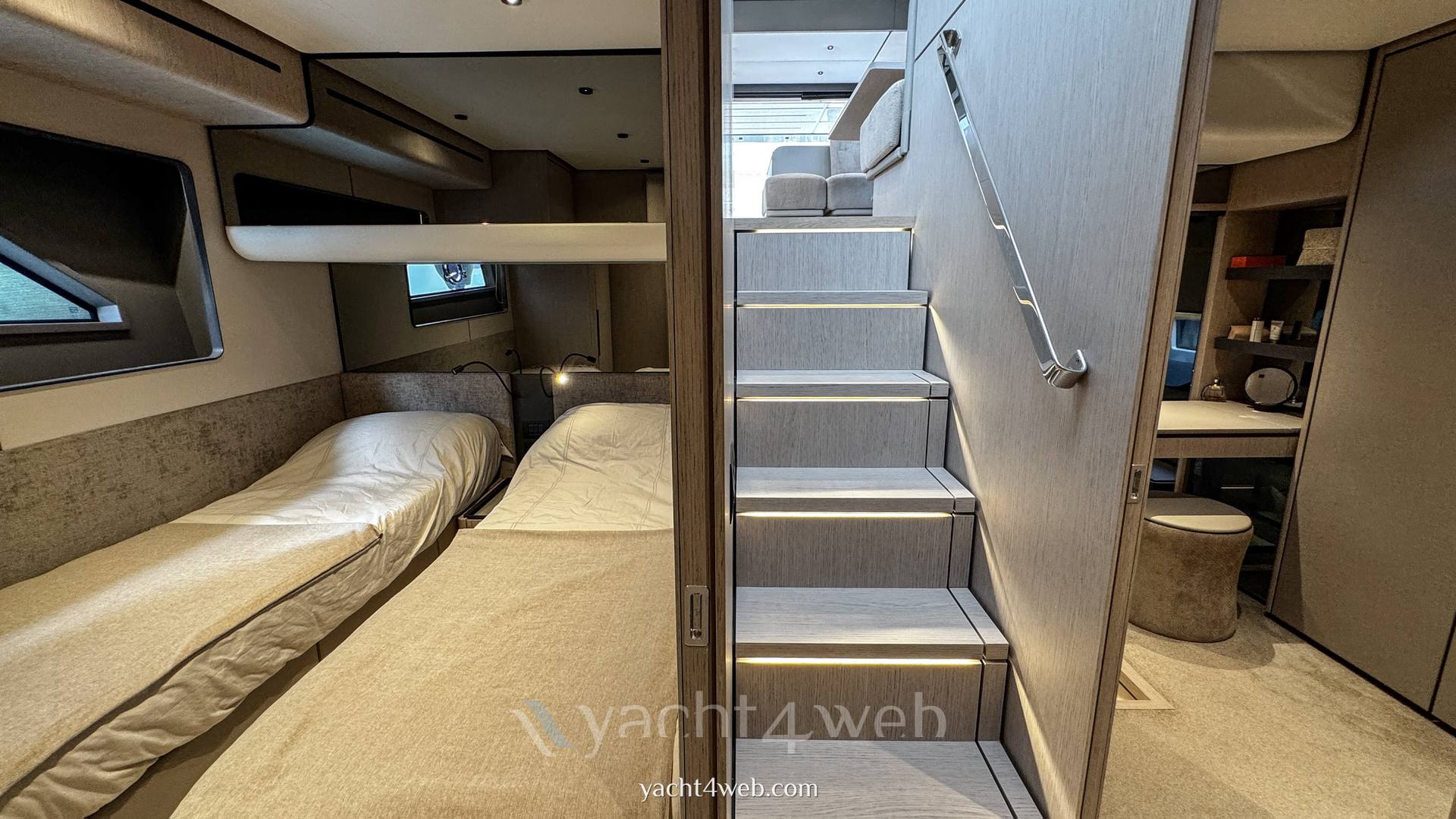 Ferretti yachts 580