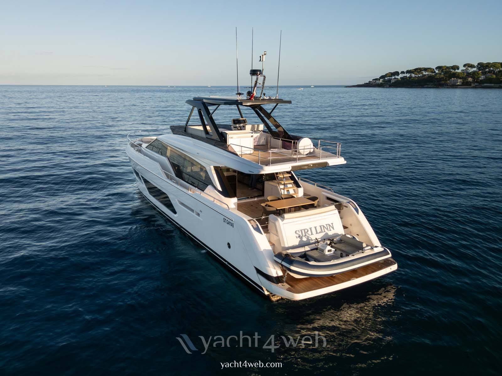 Ferretti yachts 720