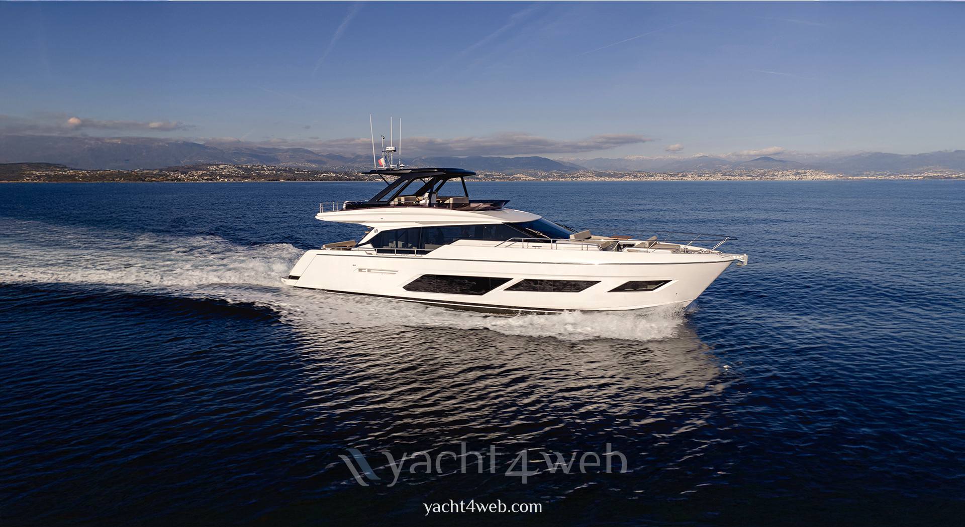 Ferretti yachts 720