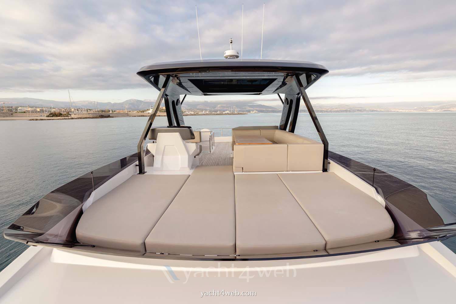 Ferretti yachts 720