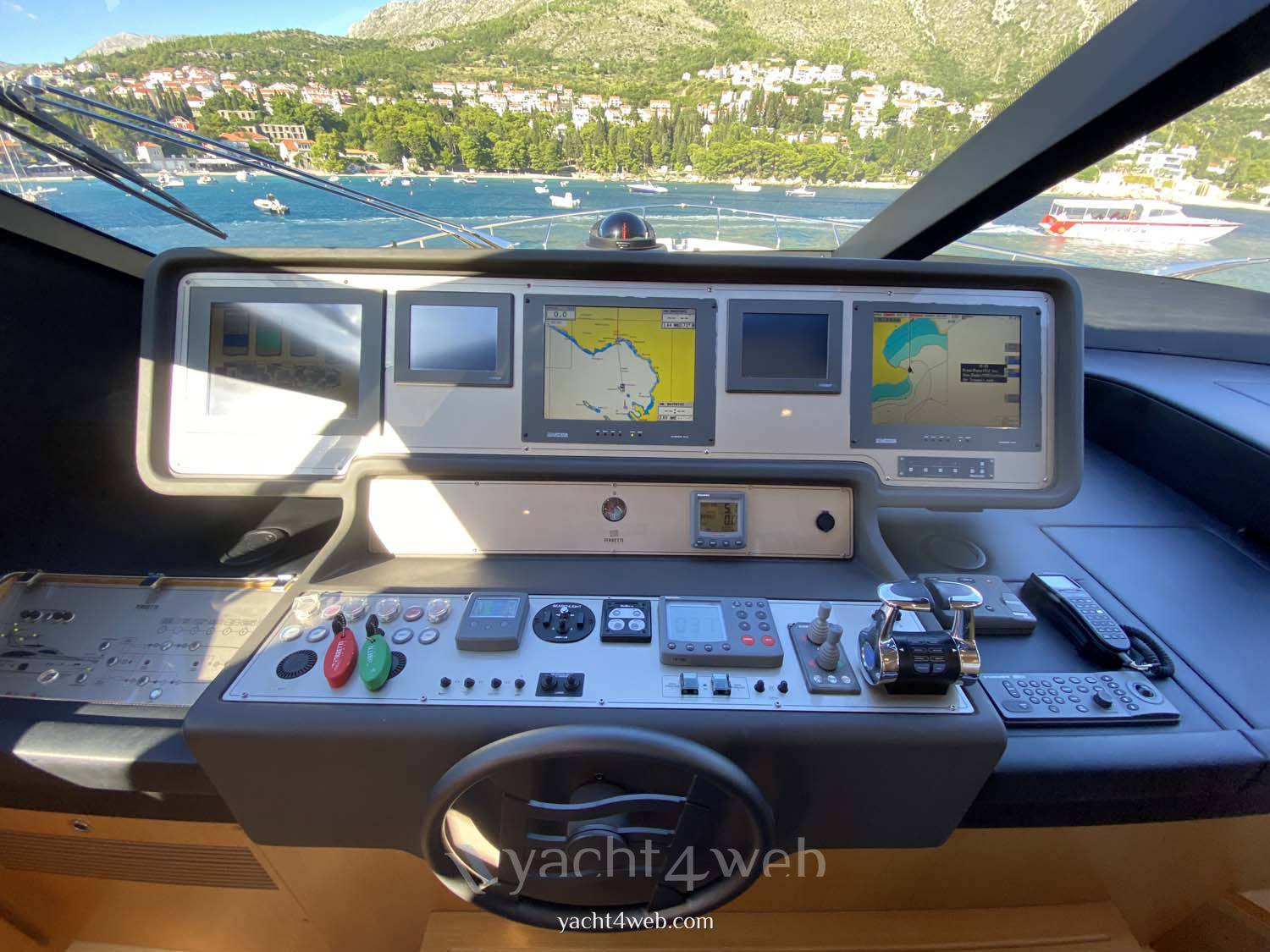 Ferretti yachts 780