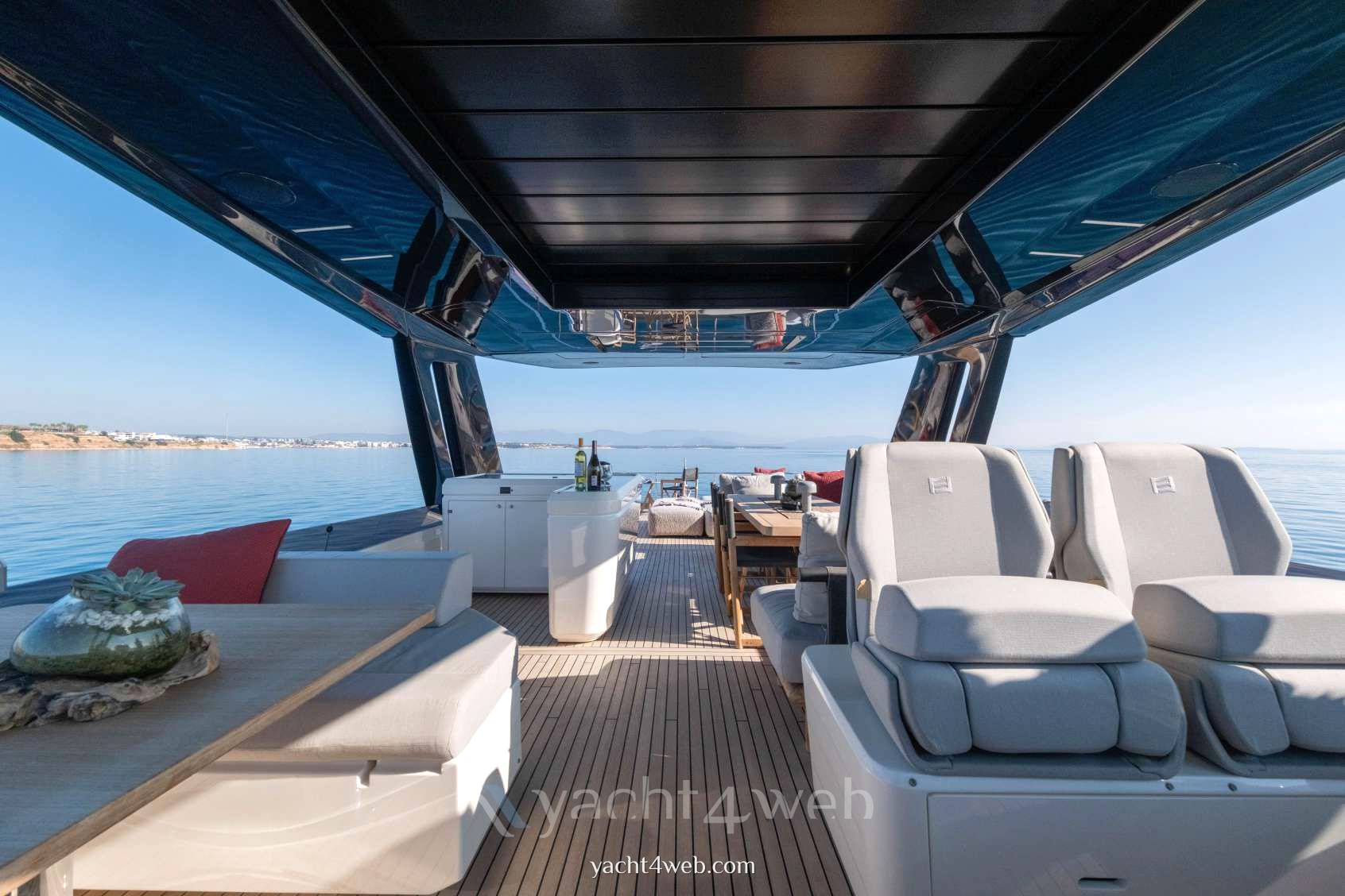 Ferretti yachts 780