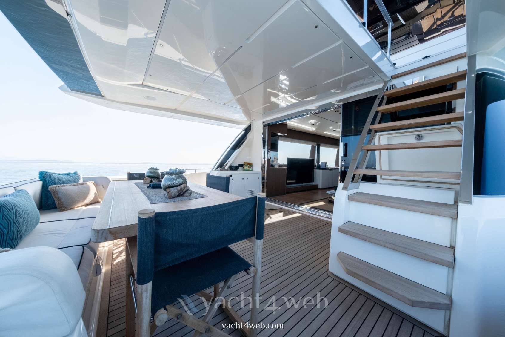 Ferretti yachts 780