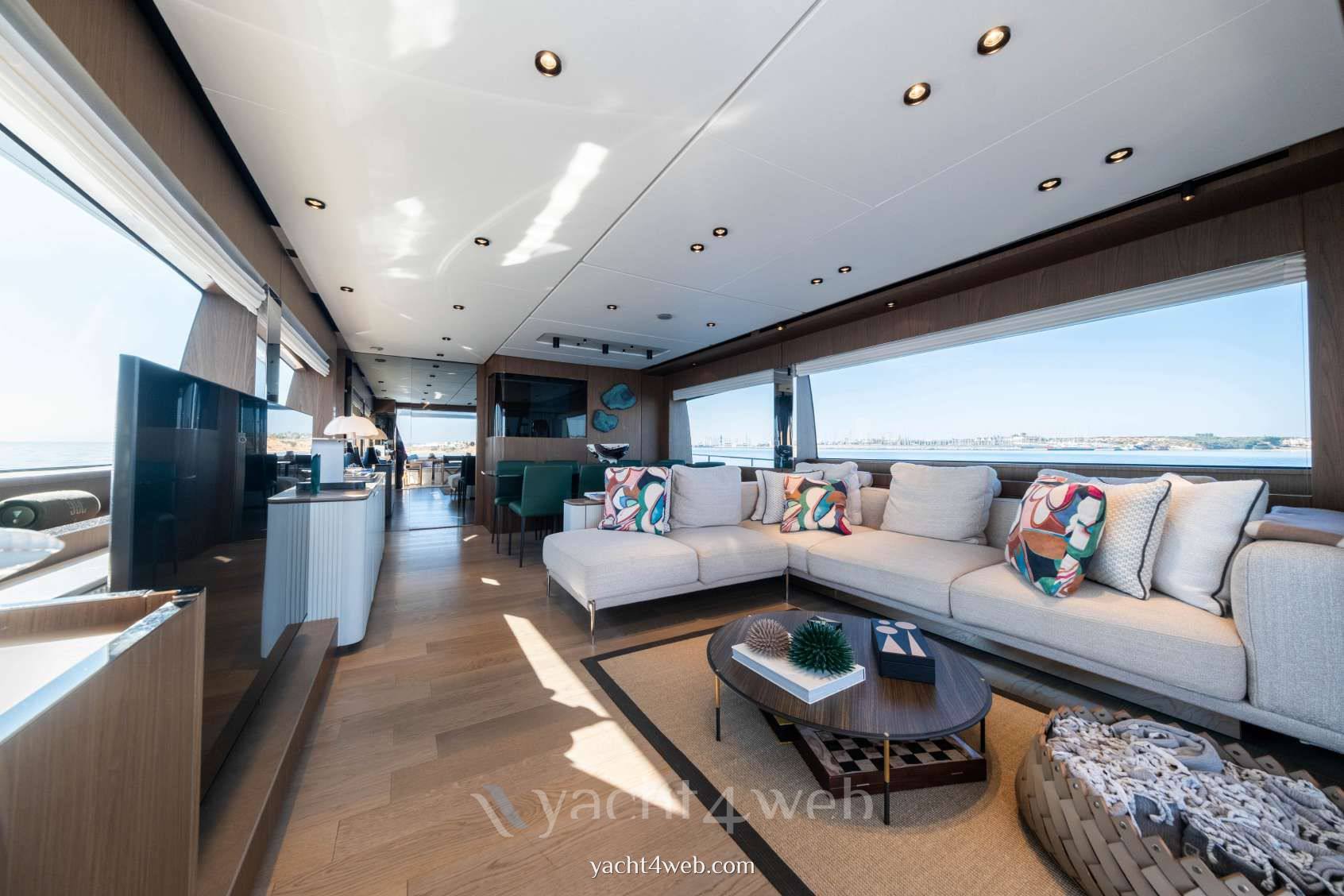 Ferretti yachts 780