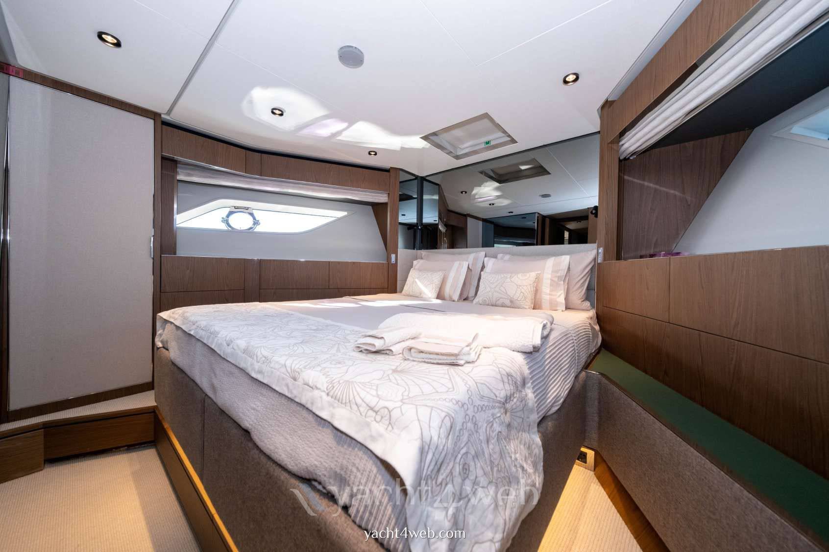 Ferretti yachts 780