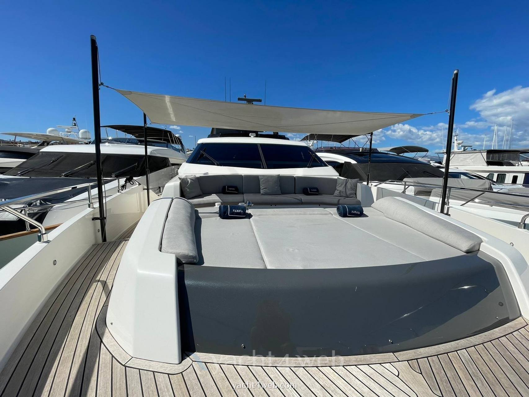 Ferretti yachts 850