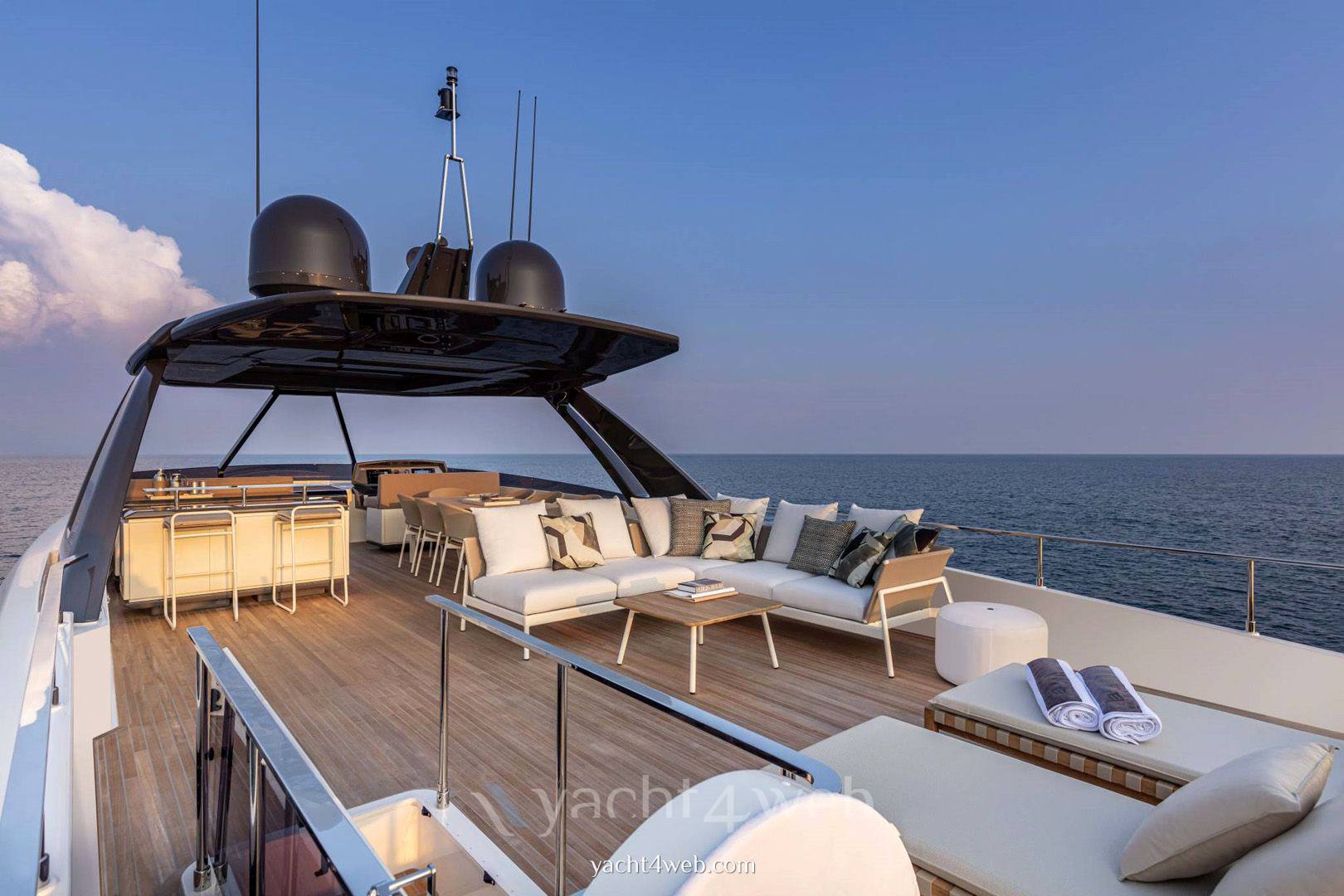 Ferretti yachts 920 piola