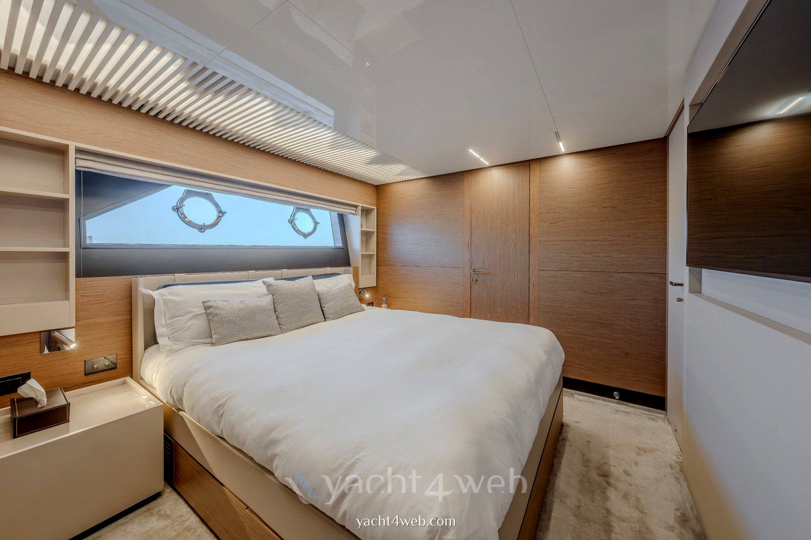 Ferretti yachts 920 piola