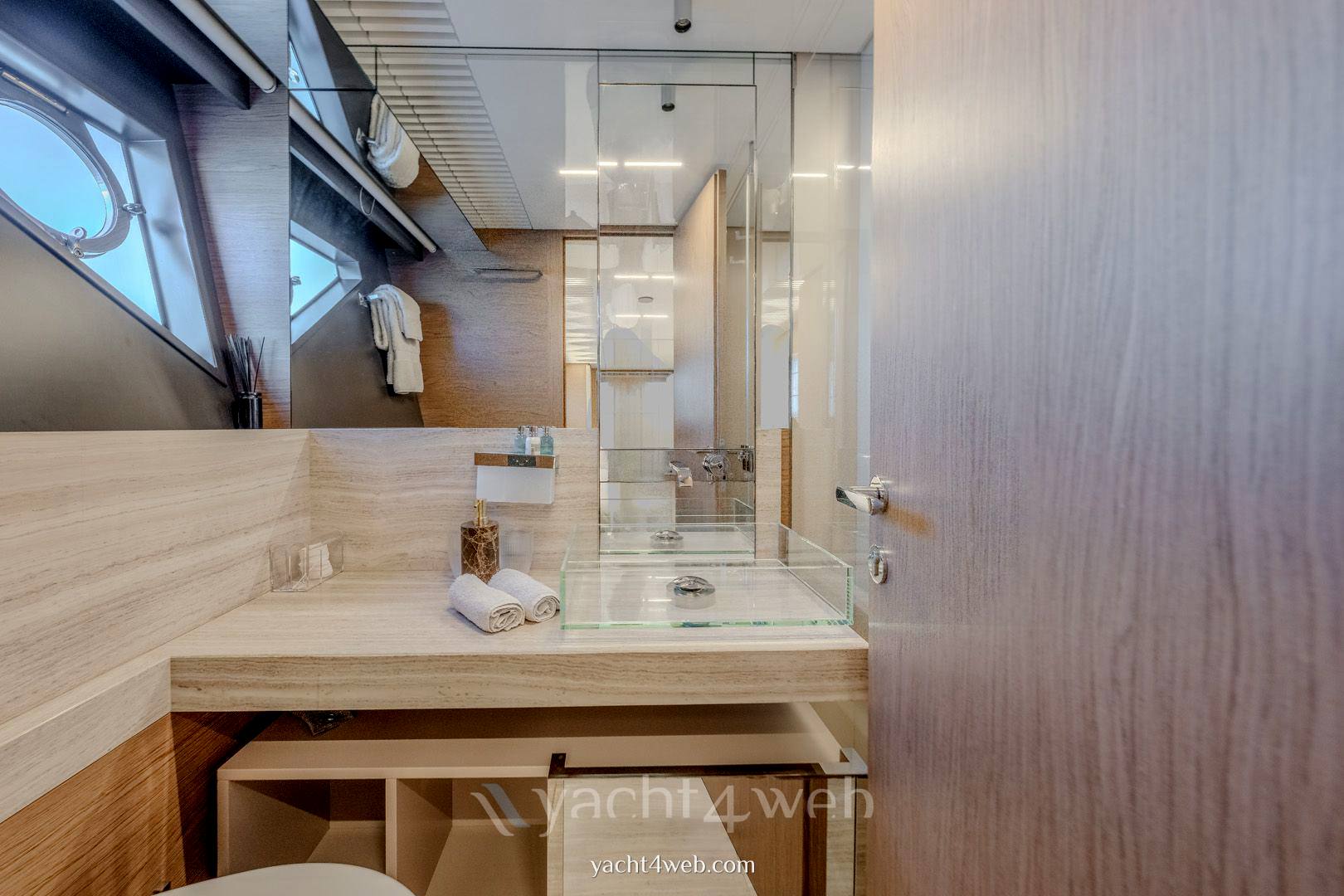 Ferretti yachts 920 piola