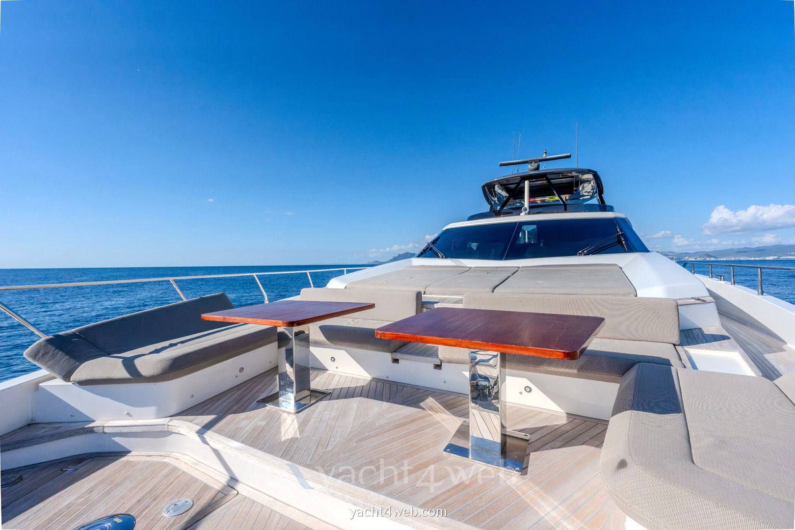 Ferretti yachts 920 piola