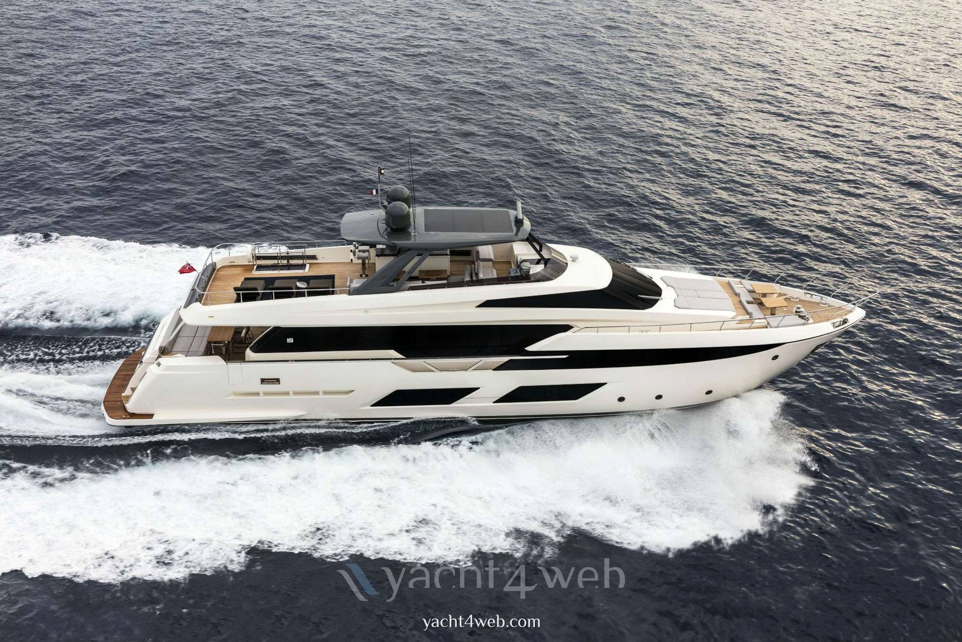Ferretti yachts 920