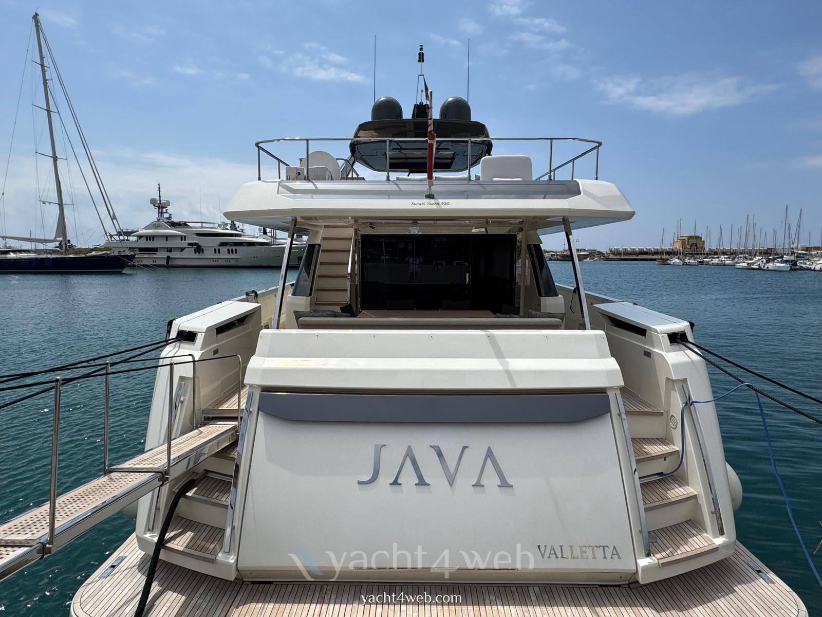 Ferretti yachts 920