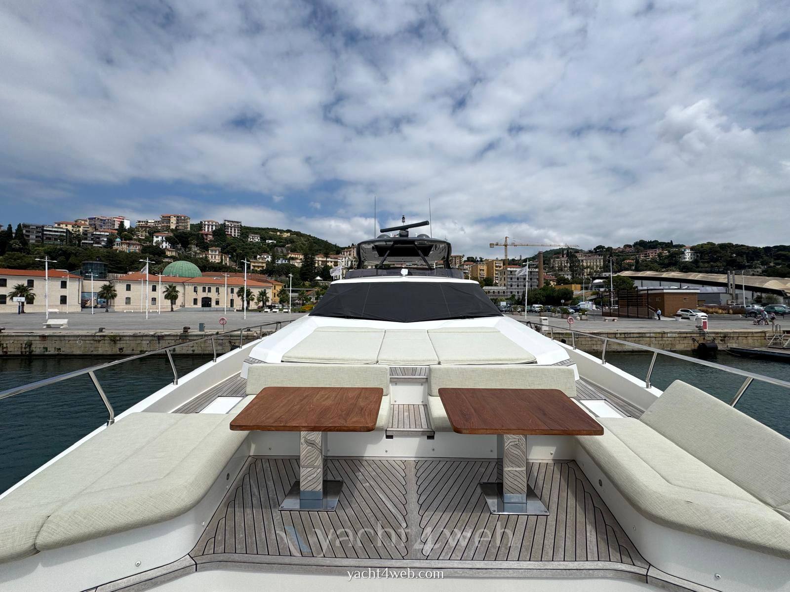 Ferretti yachts 920