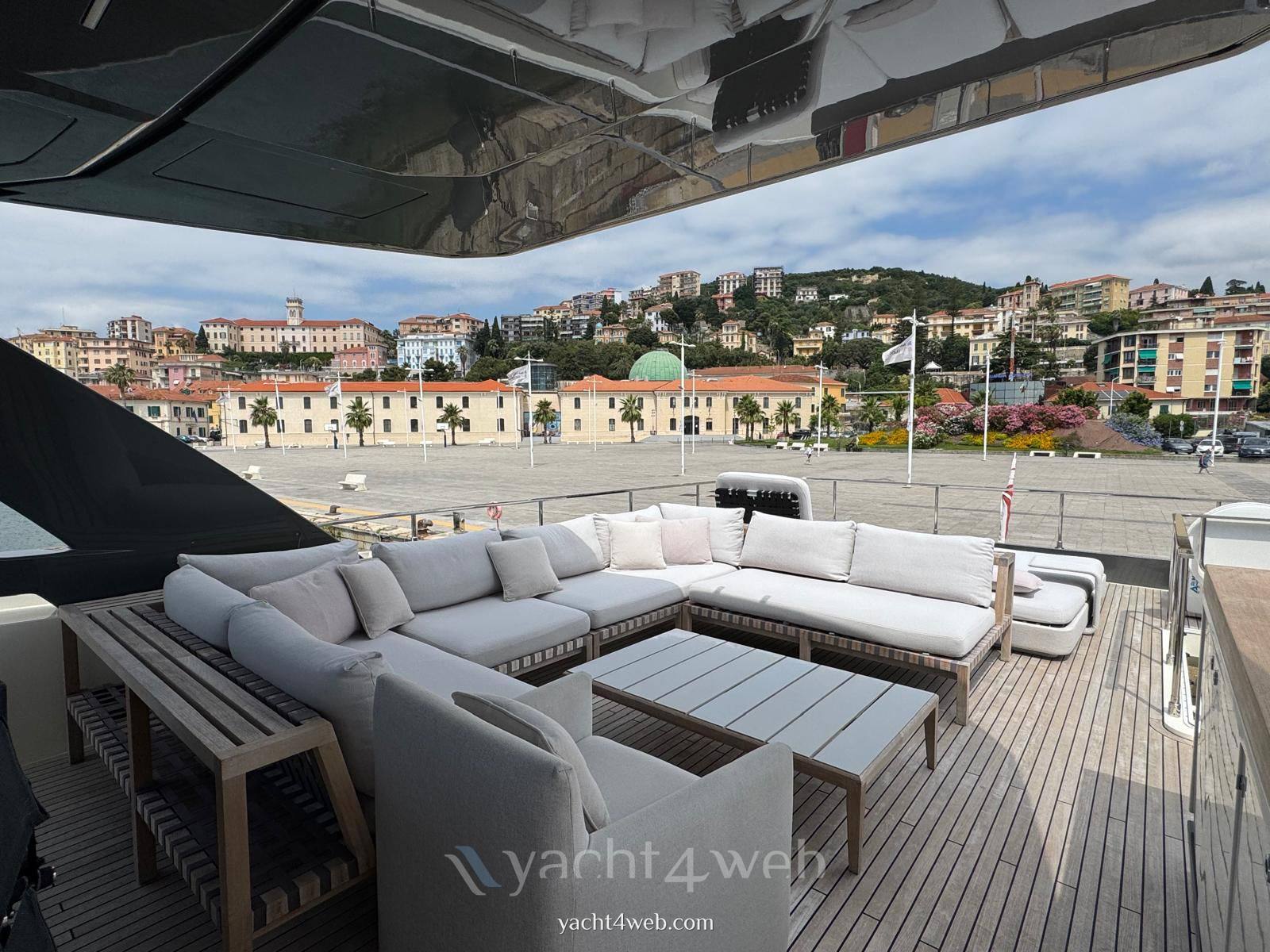 Ferretti yachts 920
