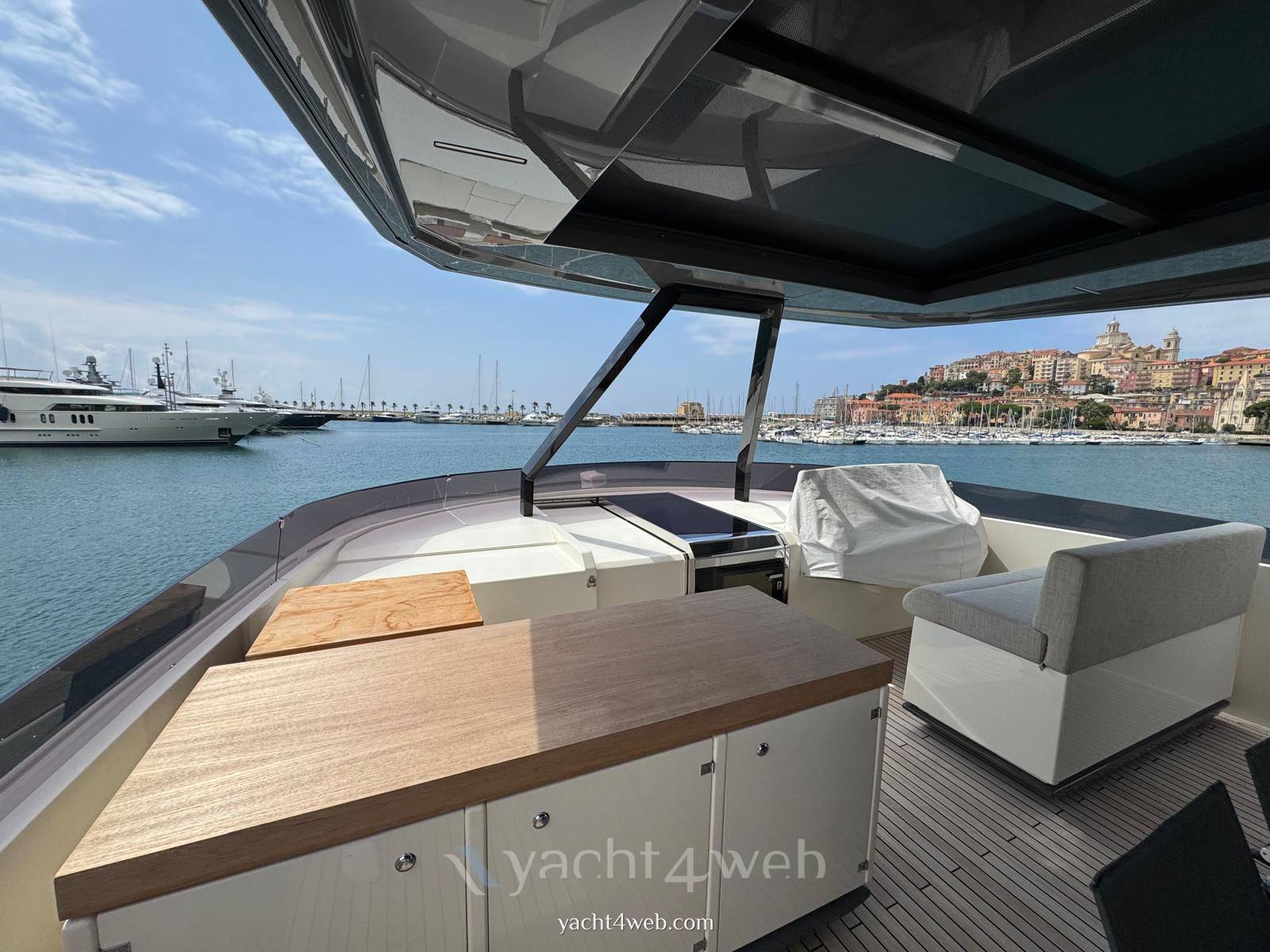 Ferretti yachts 920