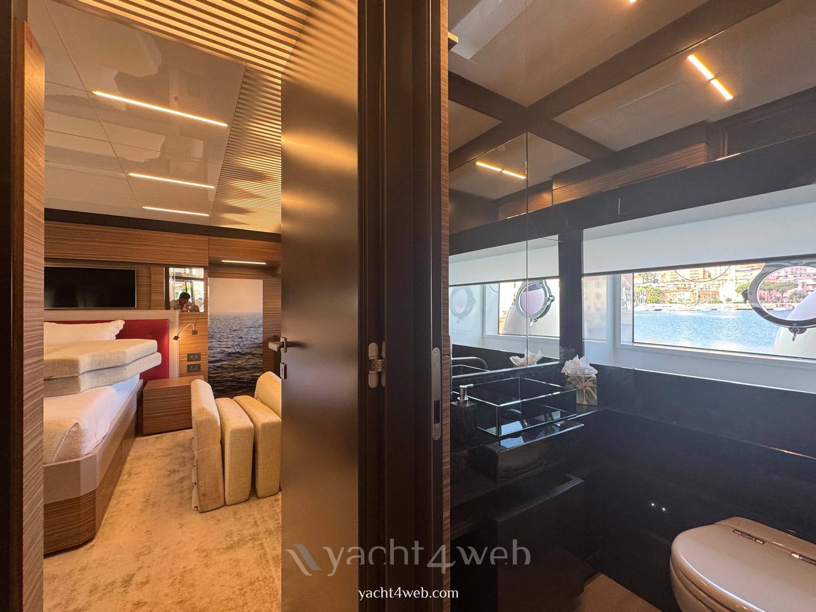 Ferretti yachts 920