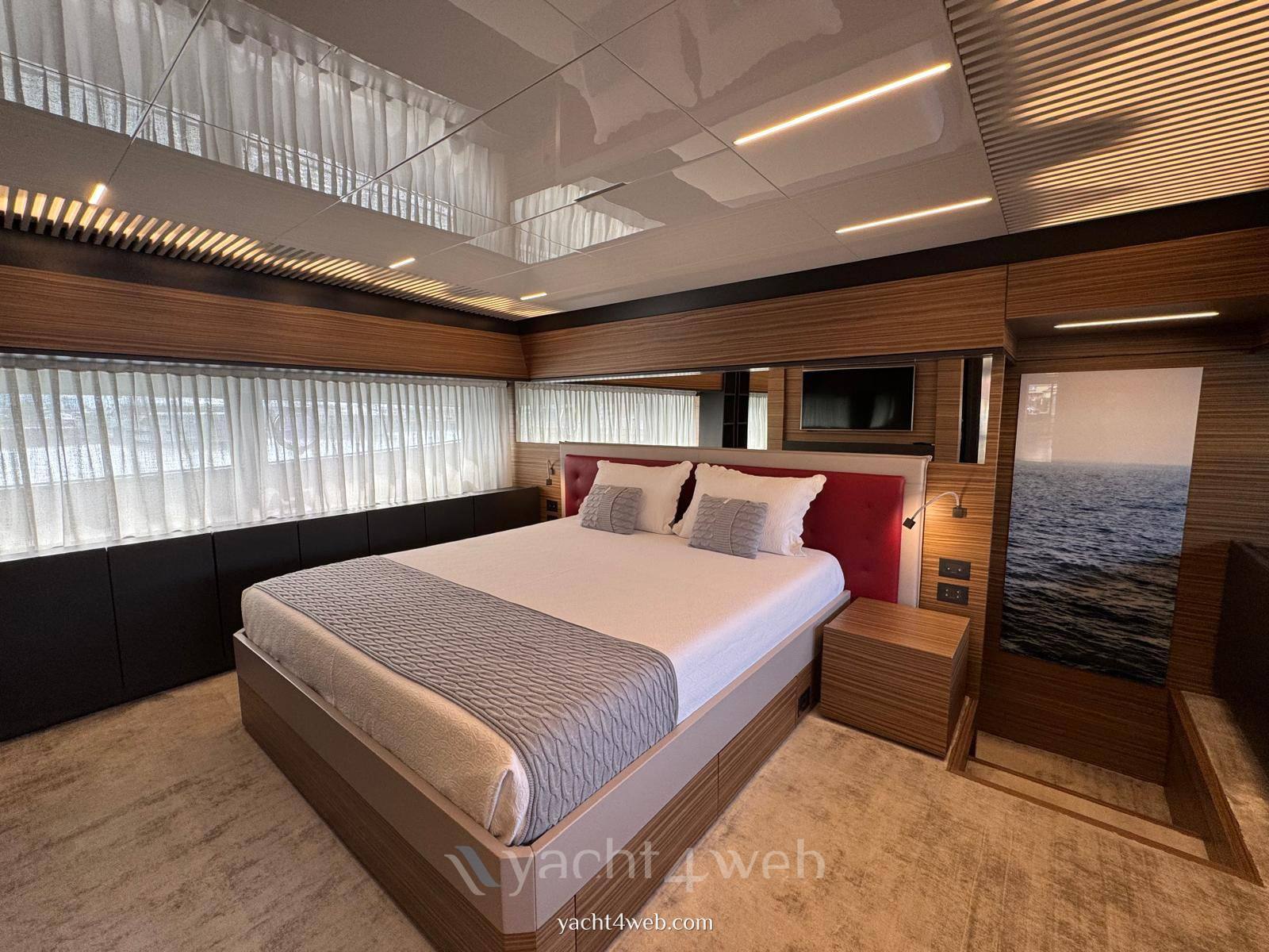 Ferretti yachts 920