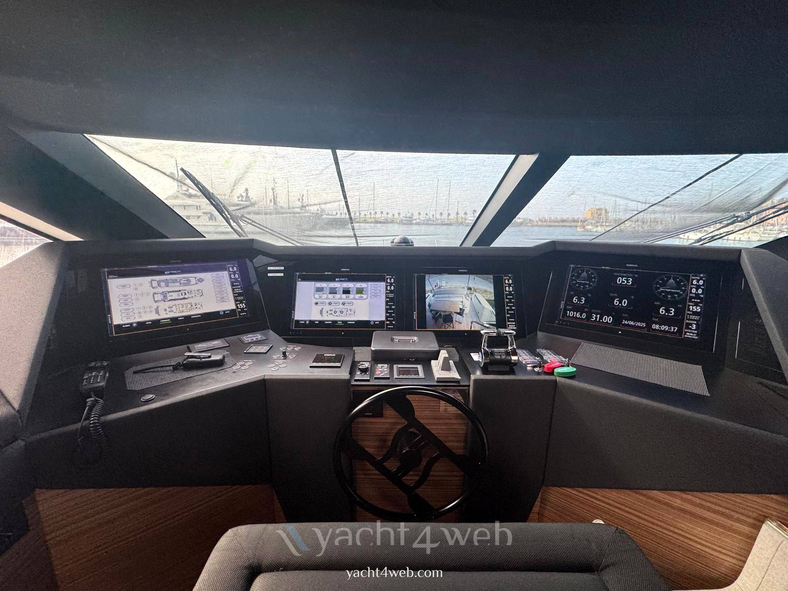 Ferretti yachts 920