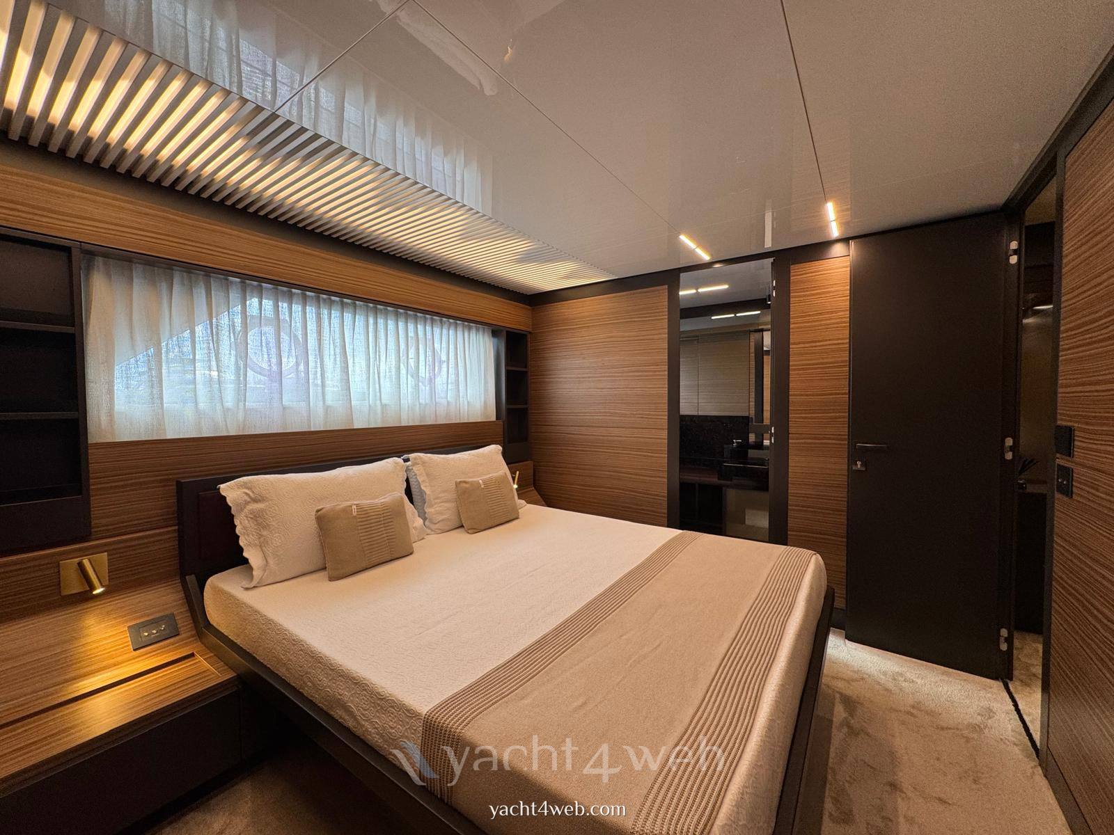 Ferretti yachts 920