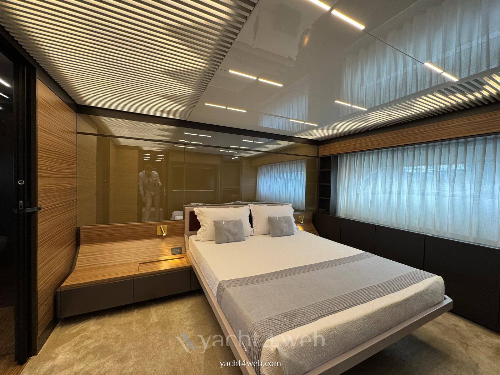 Ferretti yachts 920