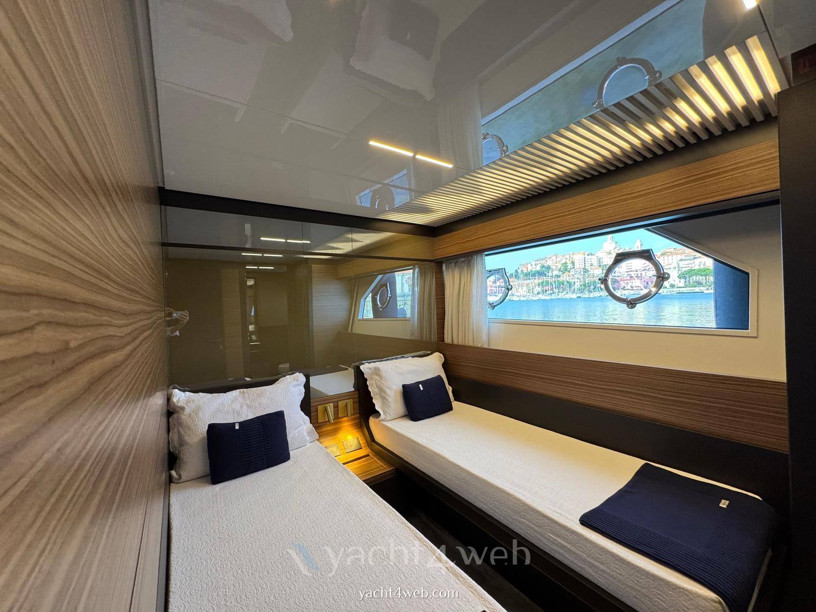 Ferretti yachts 920
